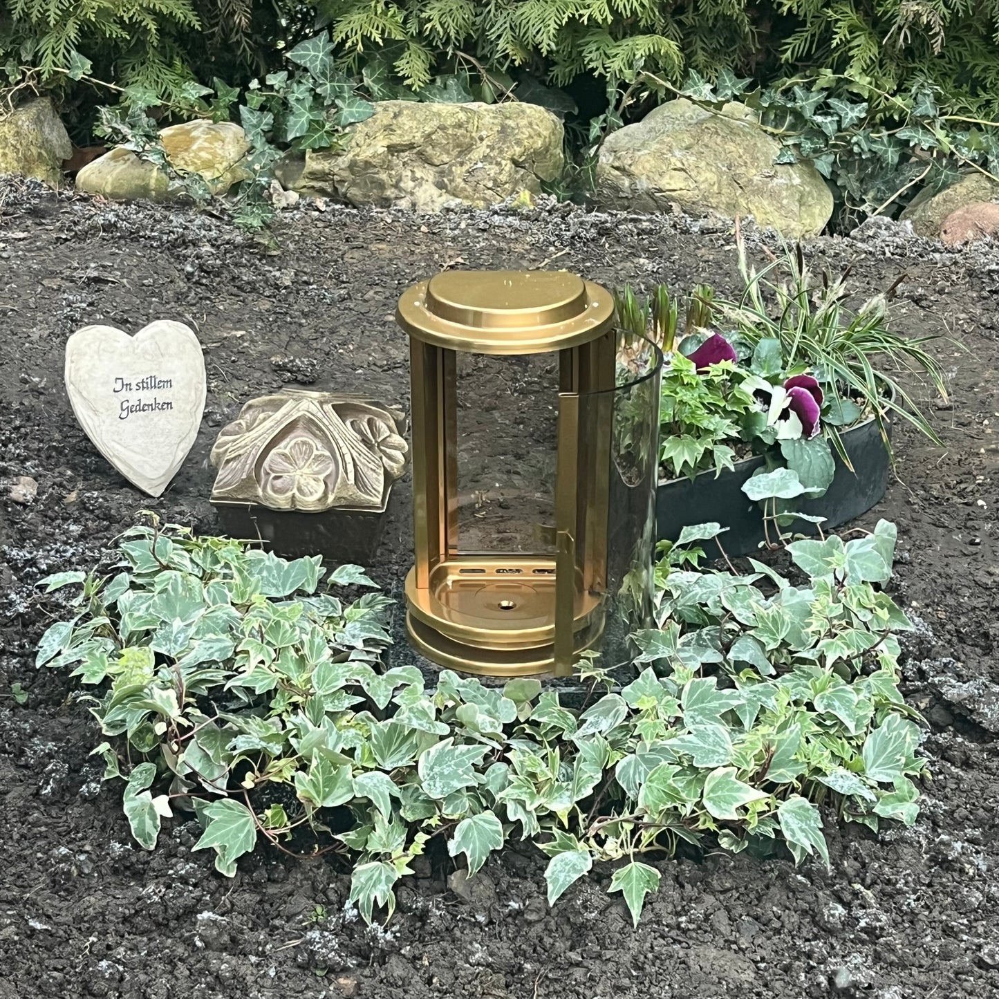 Halbrunde Grablampe "Silberfluss"