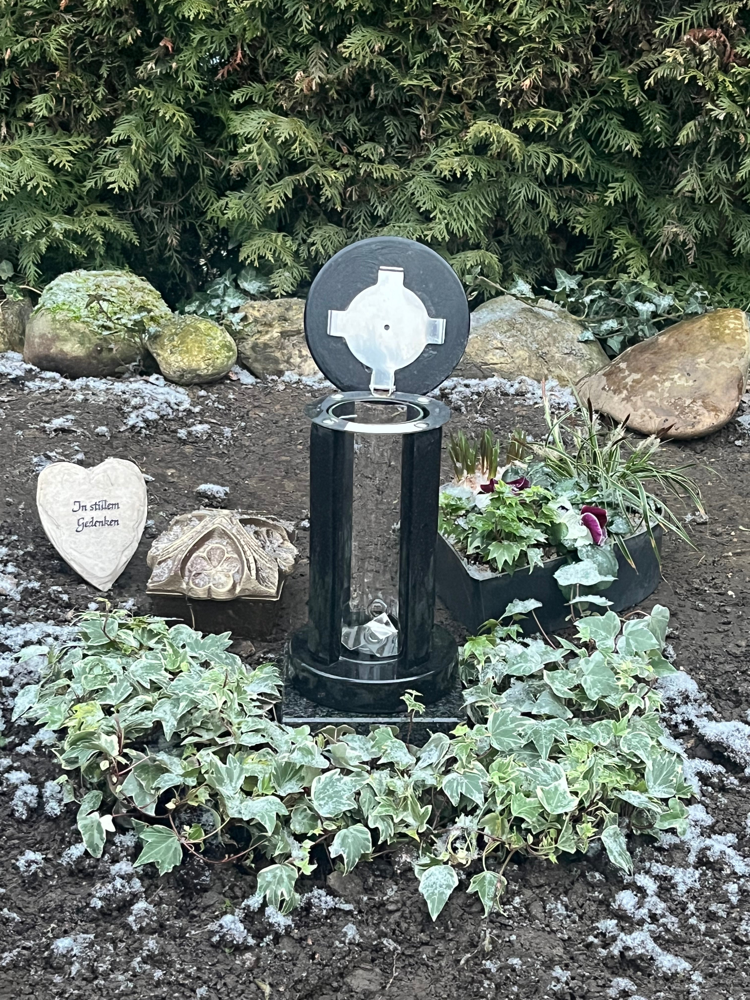 Grablaterne "Granitwache"