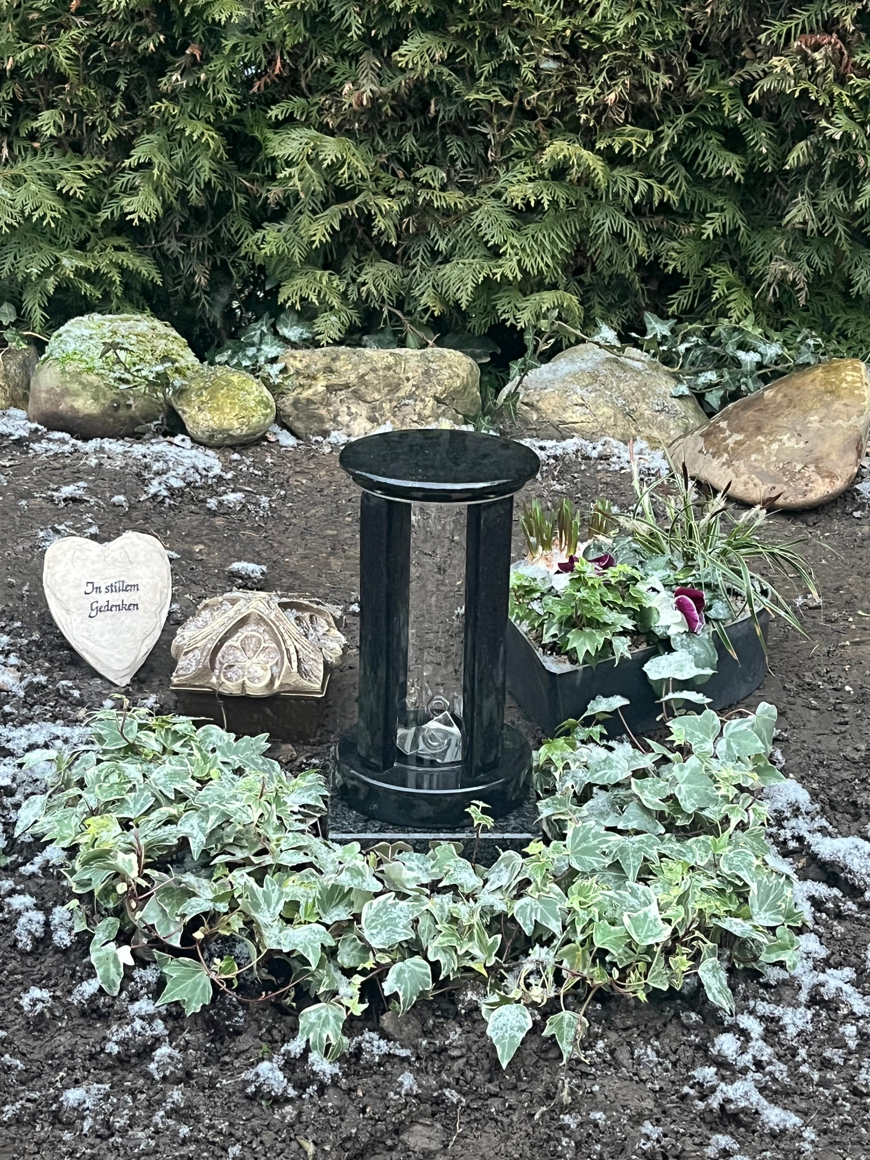 Grablaterne "Granitwache"