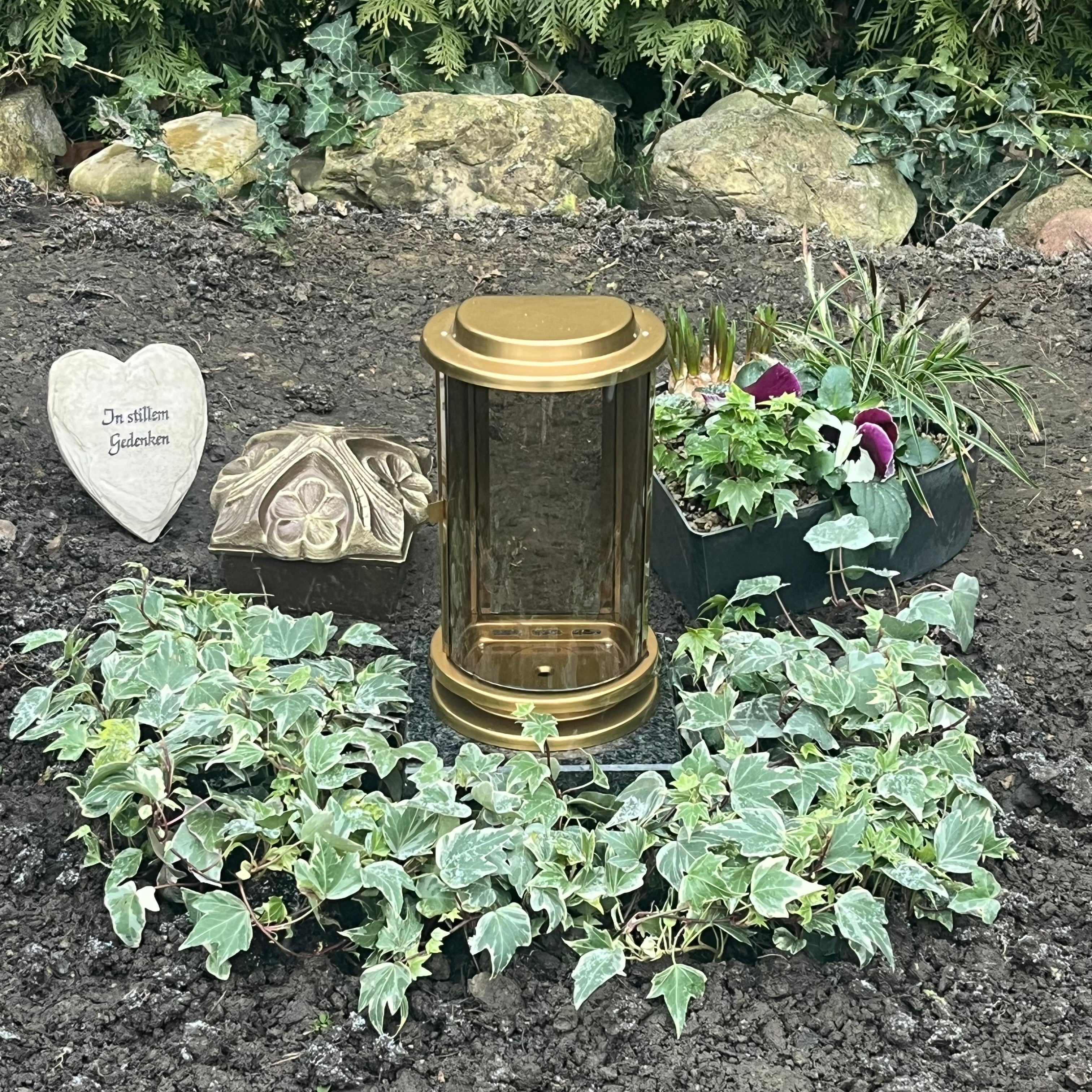 Halbrunde Grablampe "Silberfluss"