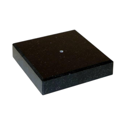 Sockel aus Granit Impala schwarz, 13x13x3 cm
