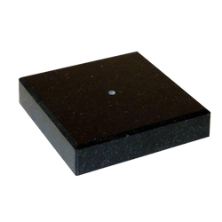 Sockel aus Granit Impala schwarz, 15x15x3 cm